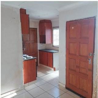 6 Bed House in Soshanguve B photo number 7