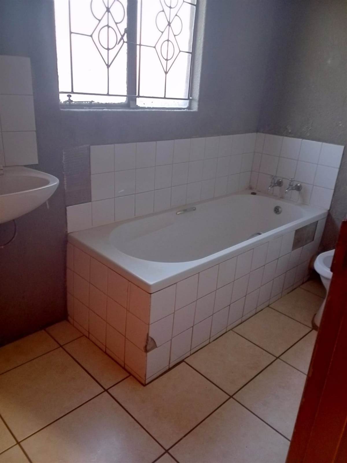 6 Bed House in Soshanguve B photo number 11