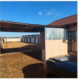 6 Bed House in Soshanguve B photo number 3