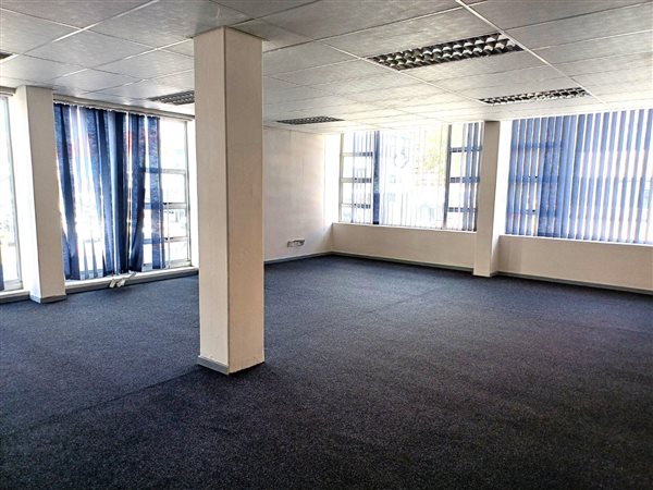 284  m² Commercial space