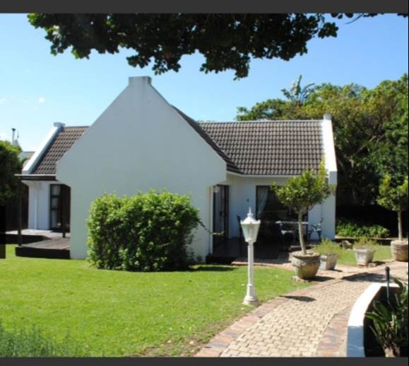 2 Bed Garden Cottage in St Francis Bay photo number 1