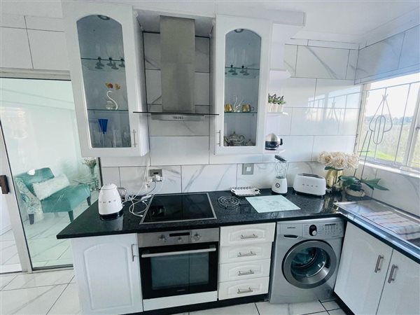 2 Bedroom Simplex 2 Bedroom Simplex