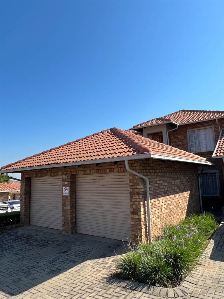 2 Bed Apartment in Raslouw photo number 2