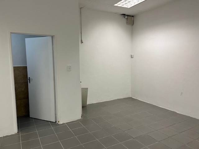 73  m² Retail Space in Richwood photo number 2
