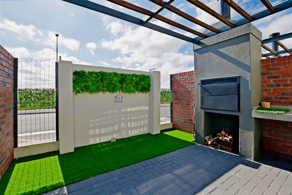 4 Bedroom Townhouse 4 Bedroom Townhouse