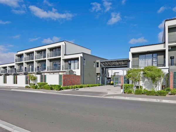 4 Bedroom Townhouse 4 Bedroom Townhouse