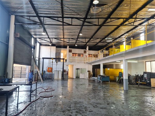 900  m² Industrial space