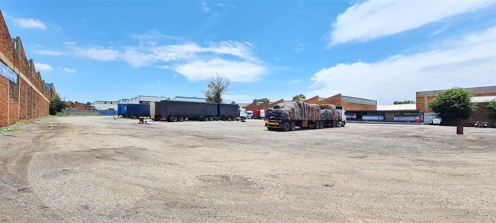 600  m² Industrial space in Elandsfontein AH photo number 2