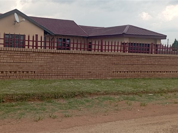 3 Bed House in Osizweni