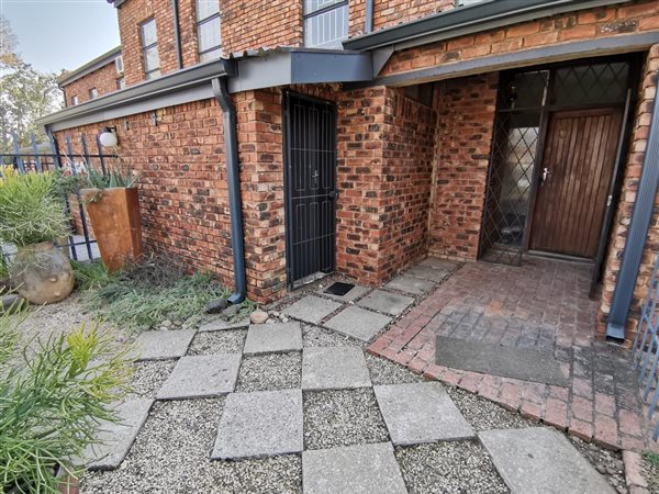 3 Bedroom Townhouse 3 Bedroom Townhouse