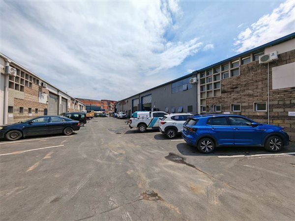 220  m² Industrial space