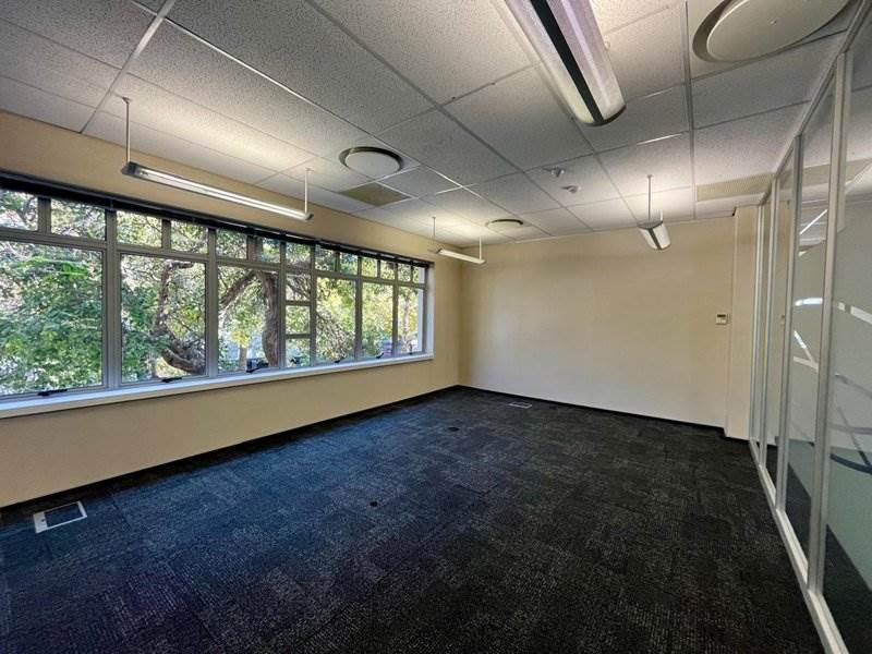 1020  m² Office Space in Illovo photo number 13
