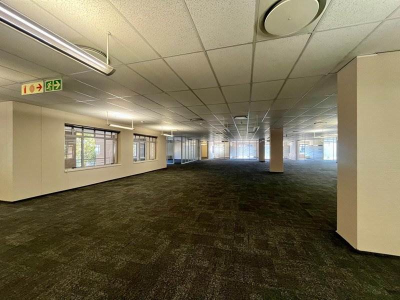 1020  m² Office Space in Illovo photo number 21
