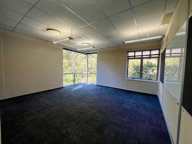 1020  m² Office Space in Illovo photo number 23