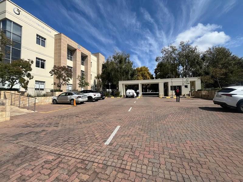 1020  m² Office Space in Illovo photo number 4