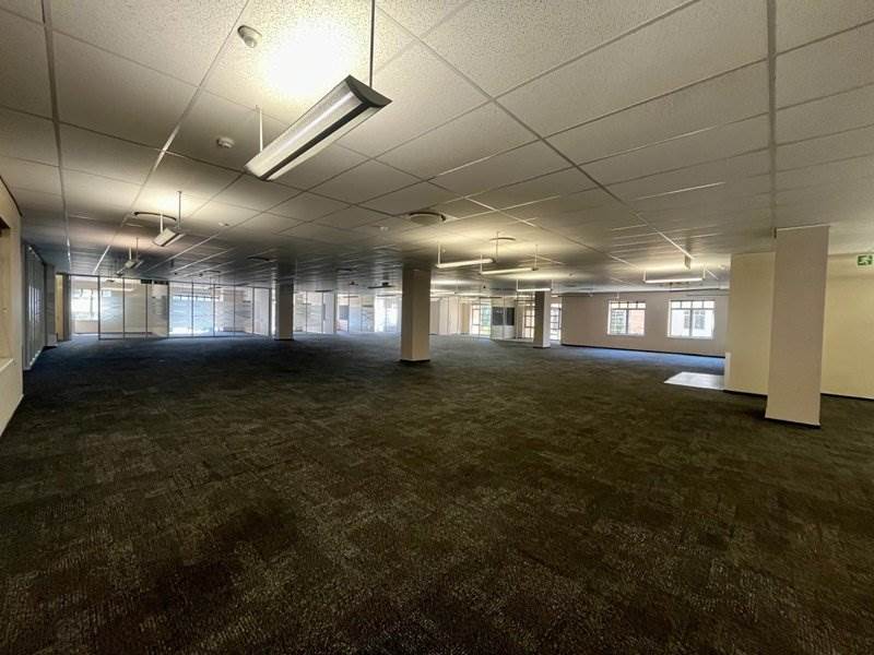 1020  m² Office Space in Illovo photo number 19