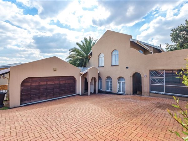 4 Bed House in Sunnyrock