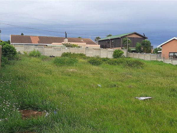 713 m² Land available in C Place
