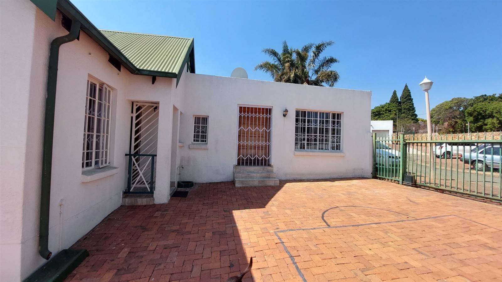 2 Bed Townhouse in Bergbron photo number 24