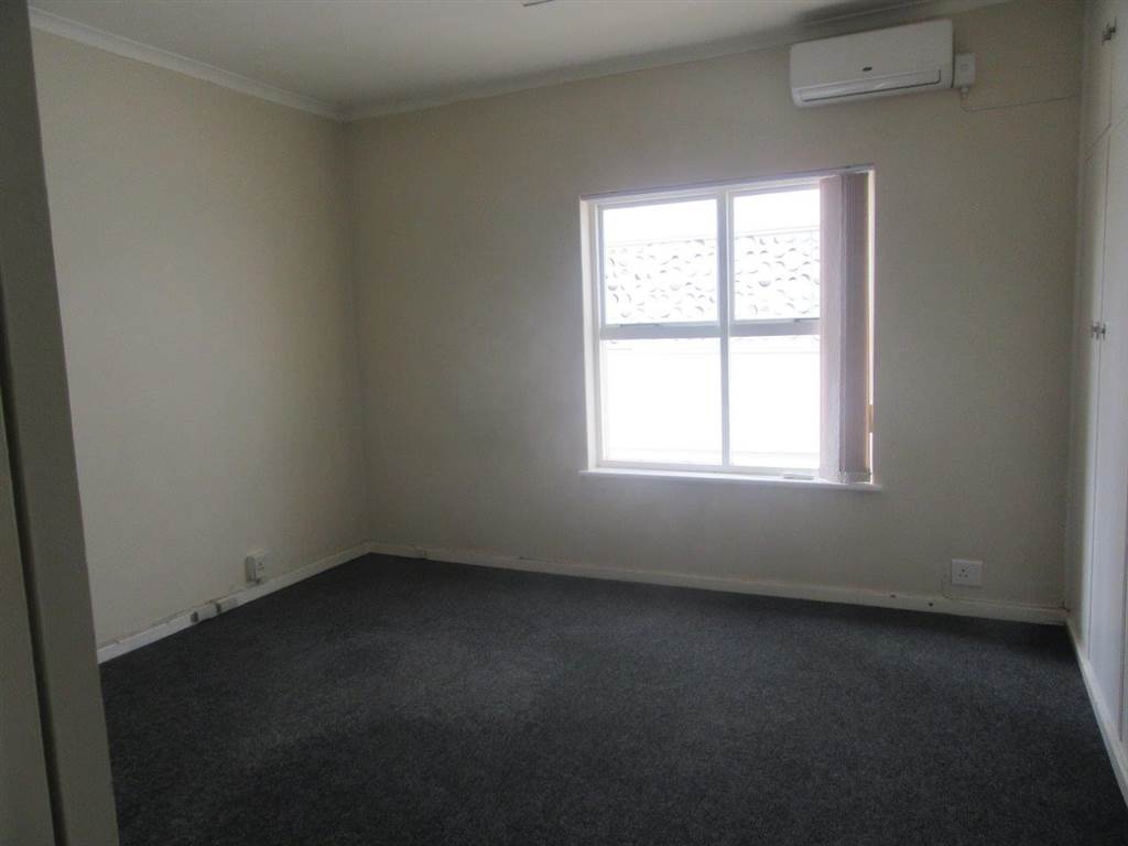 65  m² Commercial space in Newton Park photo number 5
