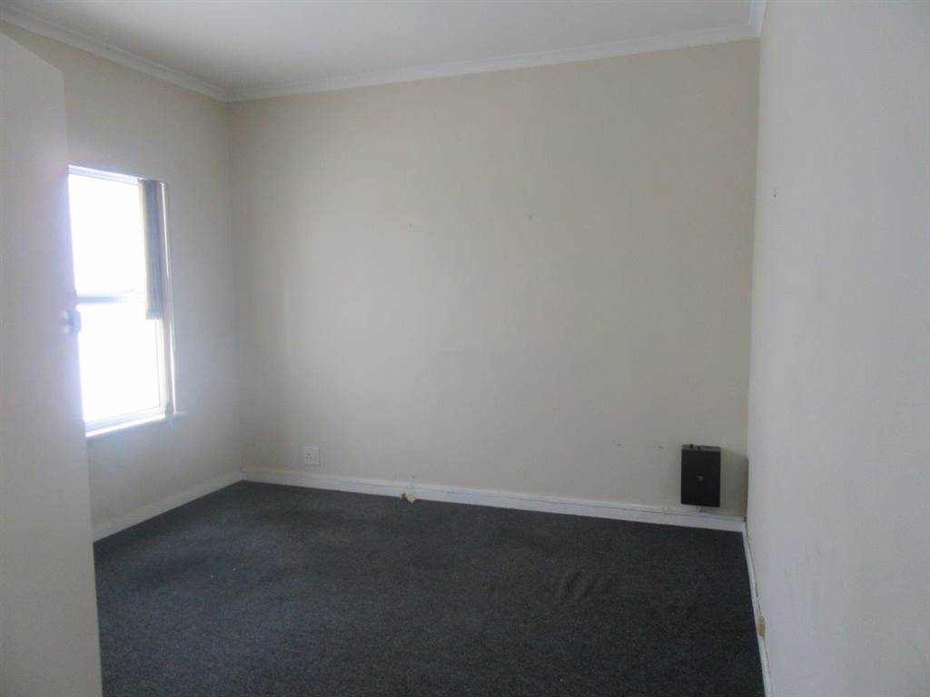65  m² Commercial space in Newton Park photo number 4