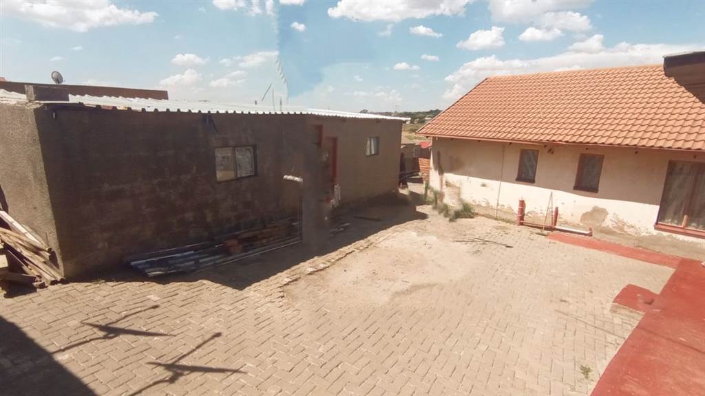 3 Bed House in Tembisa photo number 12