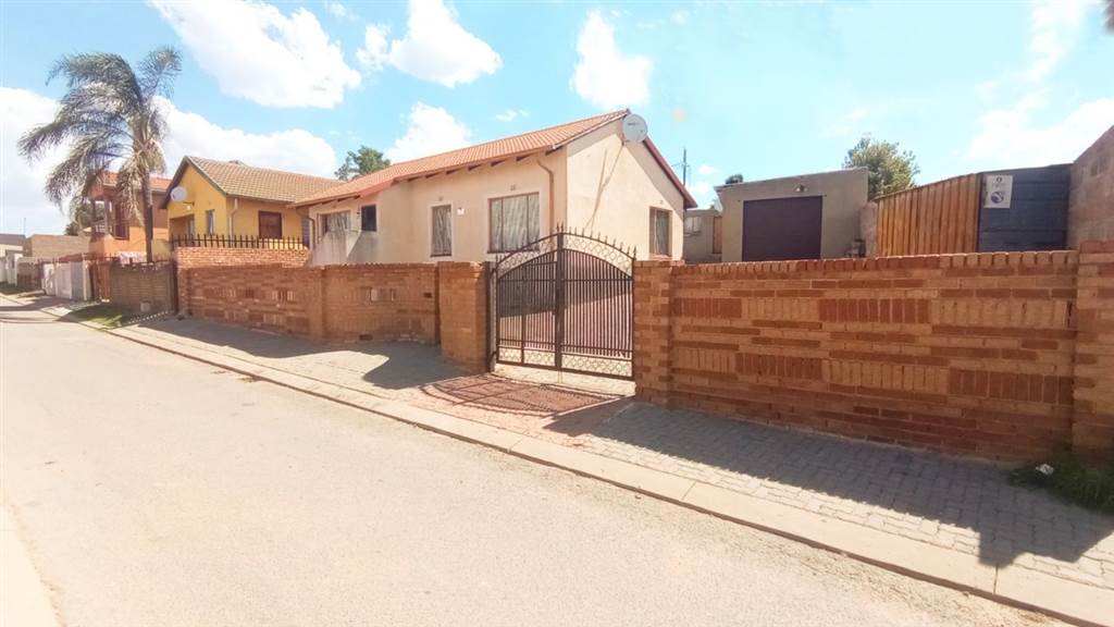 3 Bed House in Tembisa photo number 1