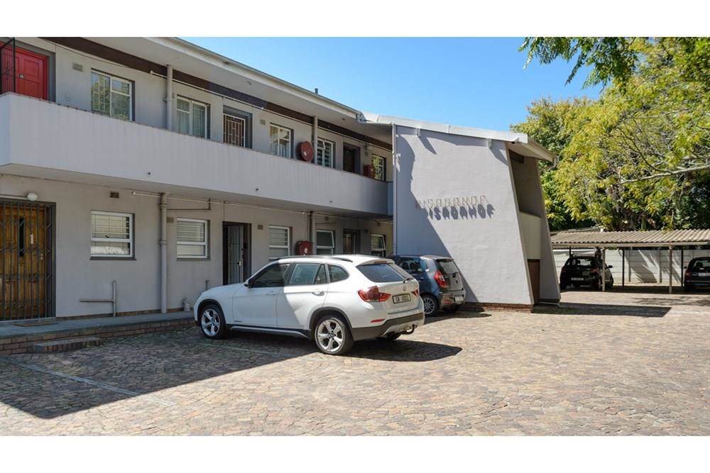 1 Bed Apartment in Stellenbosch Central photo number 9