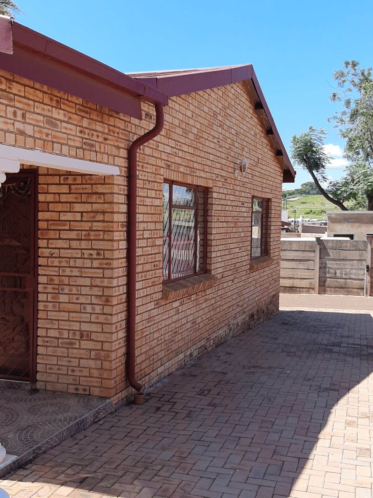 4 Bed House in Laudium photo number 21
