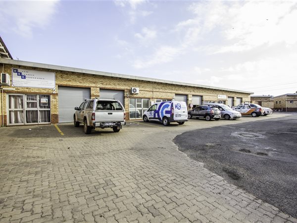 130  m² Commercial space in Alton