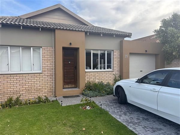 3 Bedroom Townhouse 3 Bedroom Townhouse