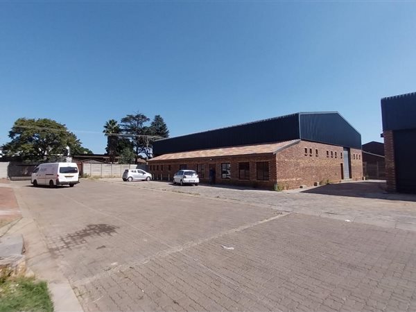 580  m² Industrial space in Booysens