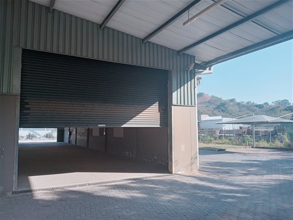 1 864  m² Industrial space