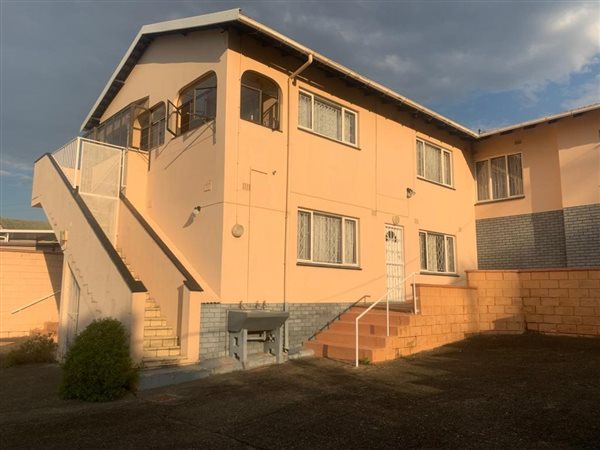 5 Bedroom House 5 Bedroom House