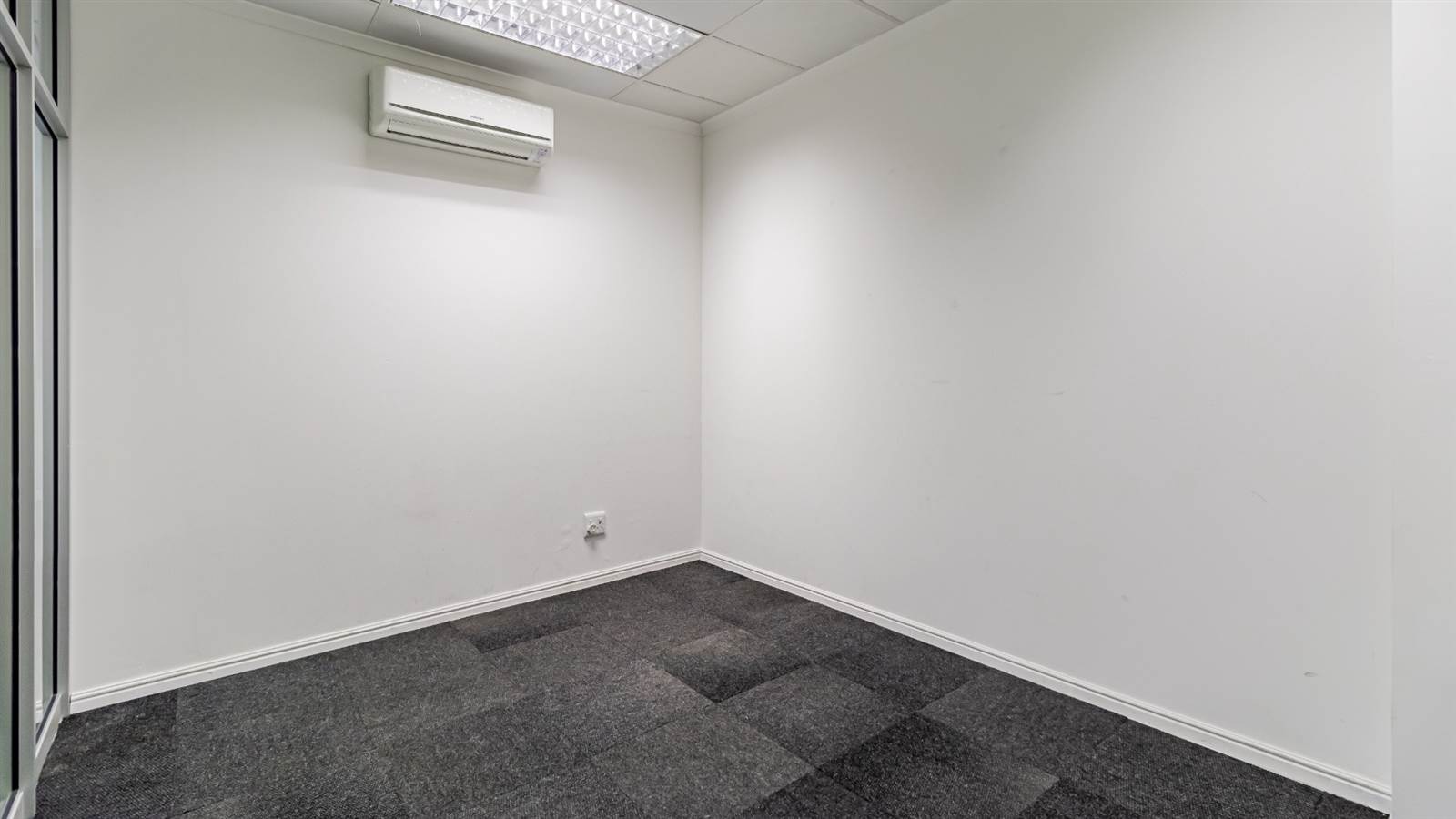 57  m² Commercial space in Milnerton Central photo number 8