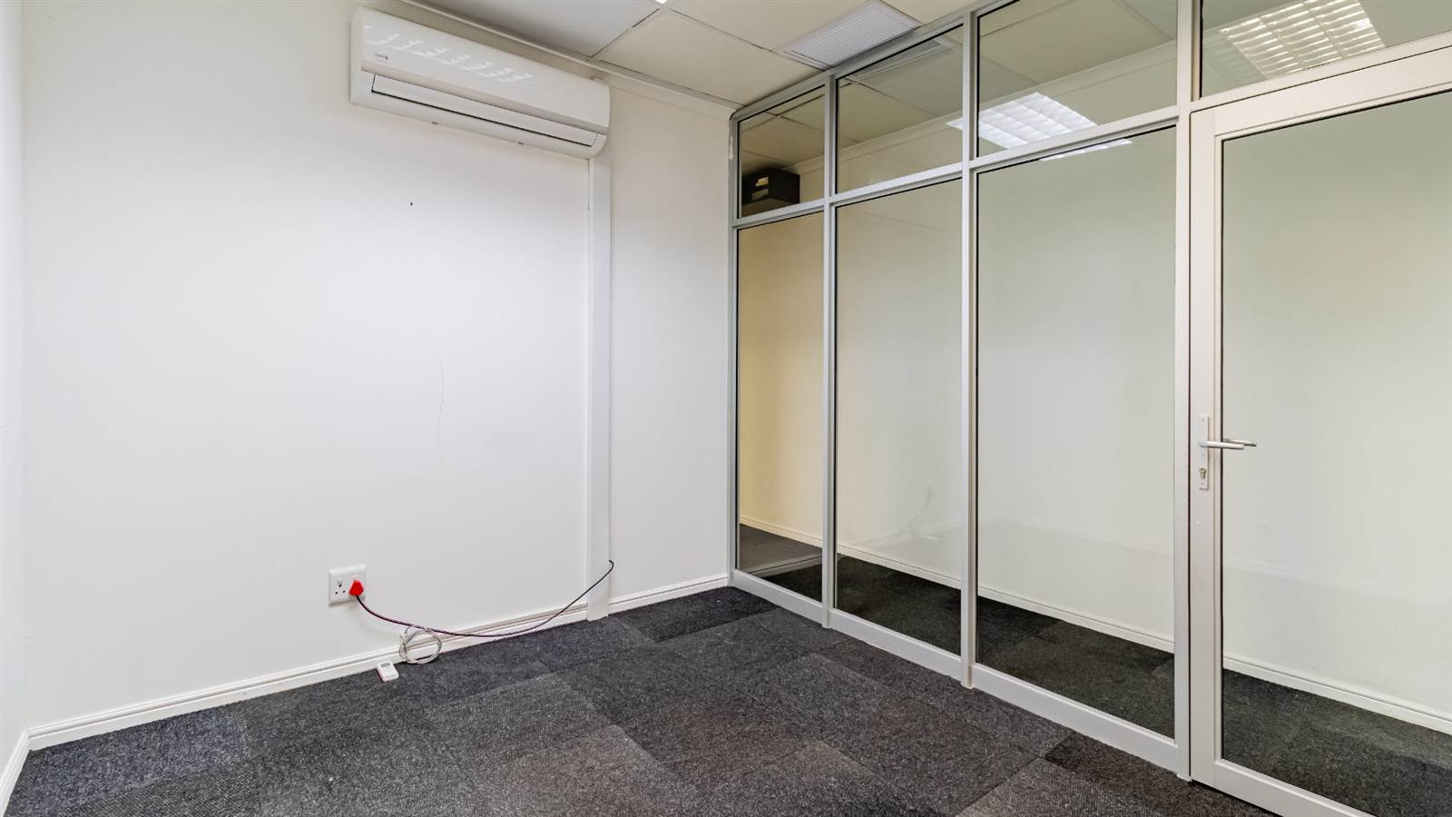 57  m² Commercial space in Milnerton Central photo number 9