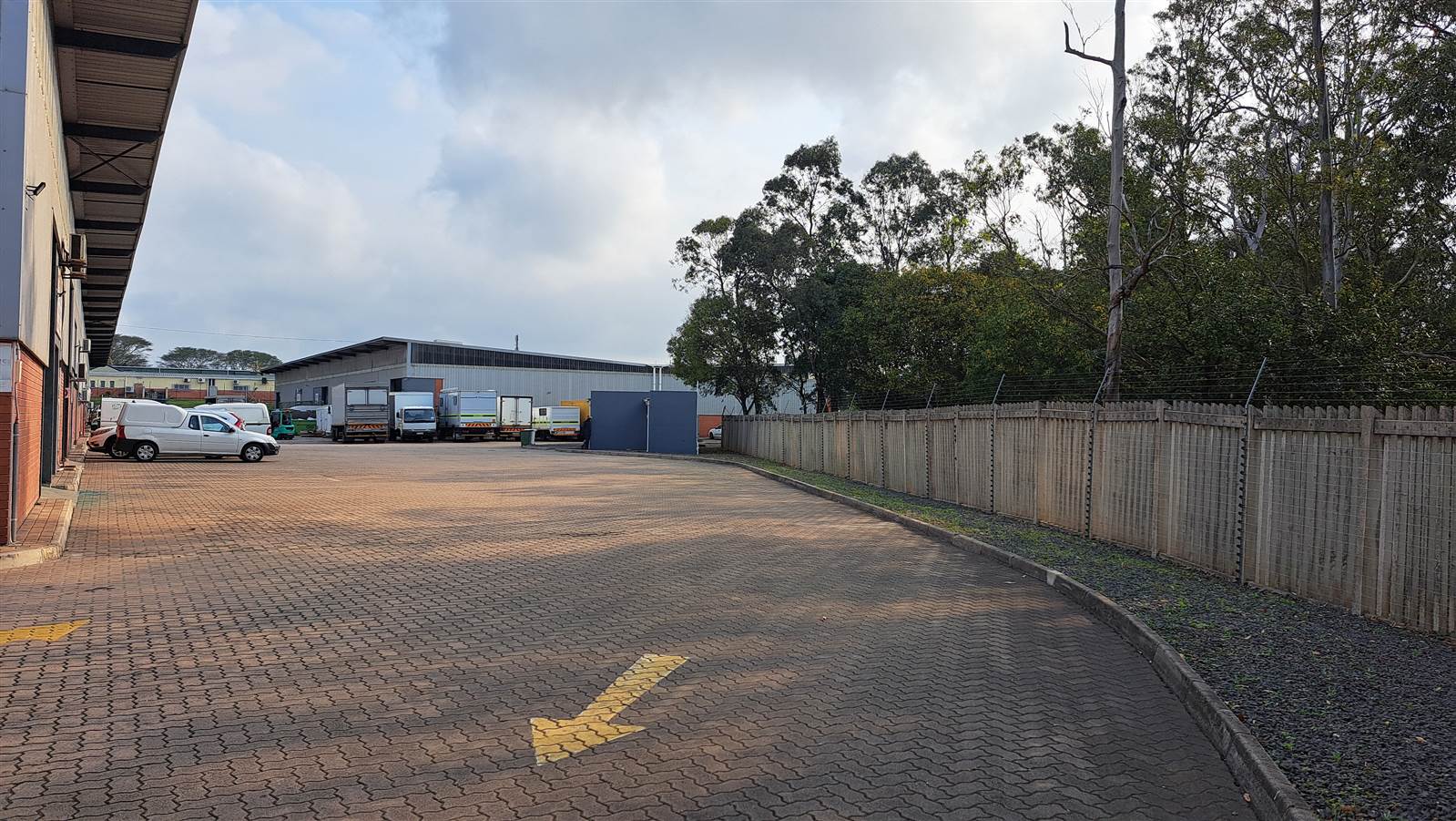 536  m² Industrial space in Mt Edgecombe photo number 4