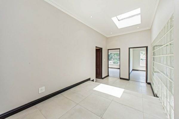 5 Bed House in Dainfern Golf Estate photo number 25