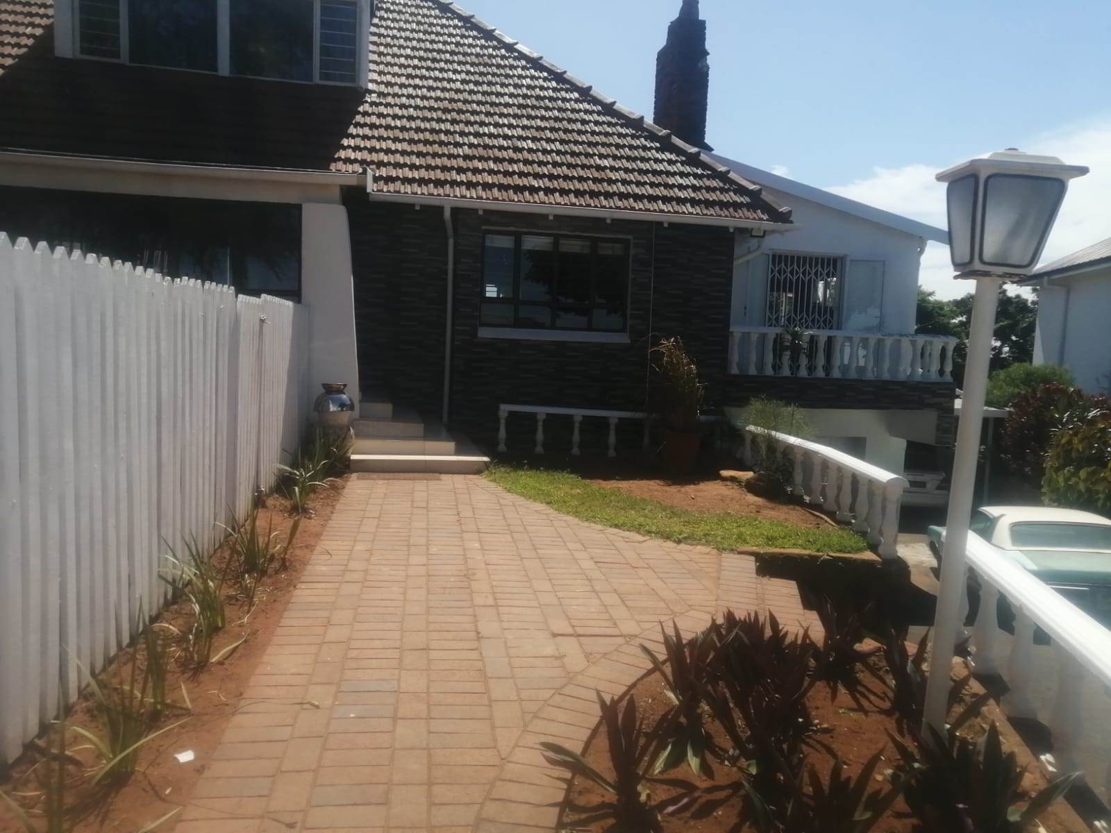 4 Bed House in Durban North photo number 2