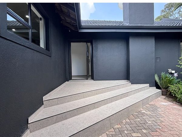 462  m² Commercial space in Beyers Park