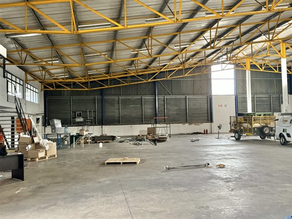 1 616  m² Industrial space