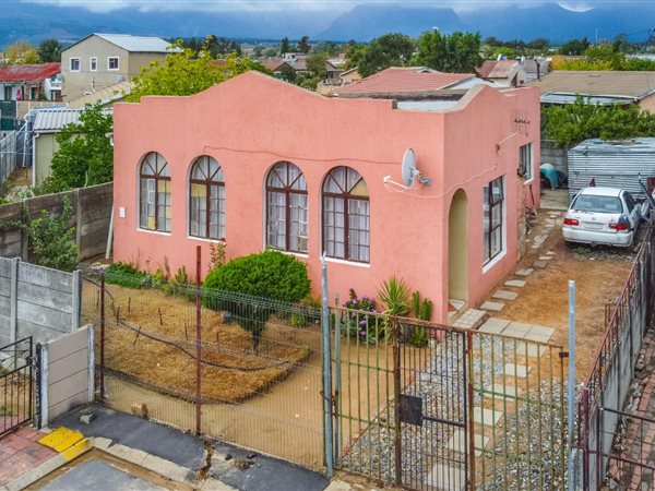 3 Bedroom House 3 Bedroom House