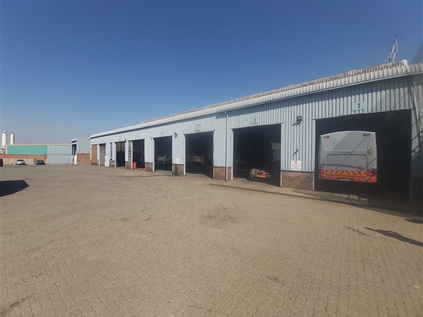 2 175  m² Industrial space