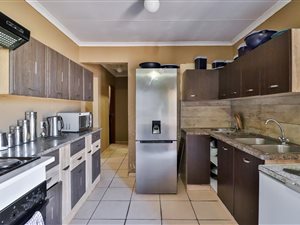 2 Bed House in Klipfontein View