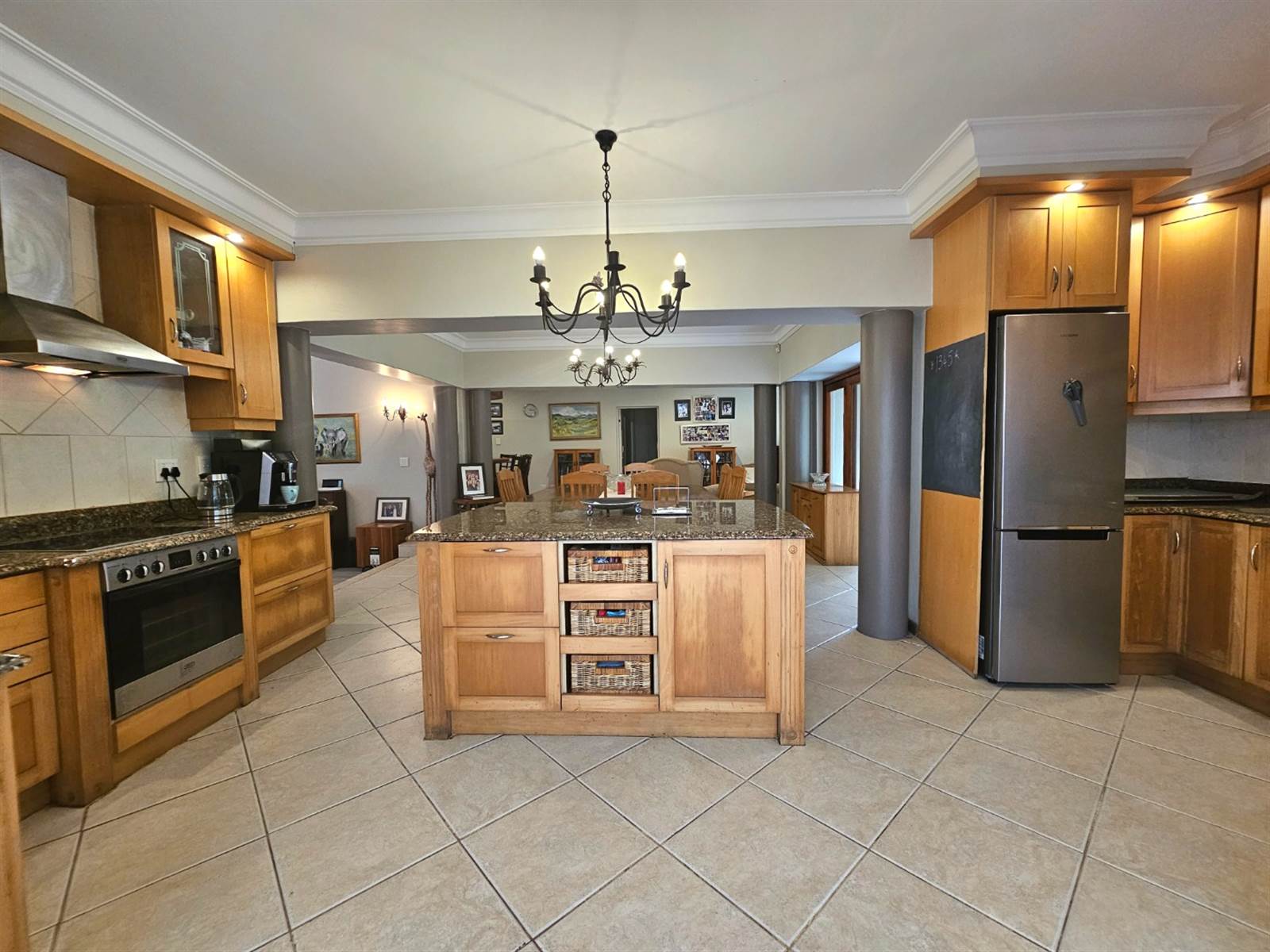 5 Bed House in Kloof photo number 6
