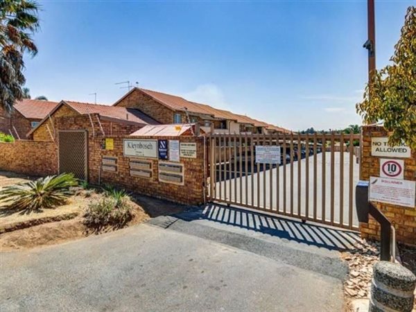 2 Bedroom Townhouse 2 Bedroom Townhouse