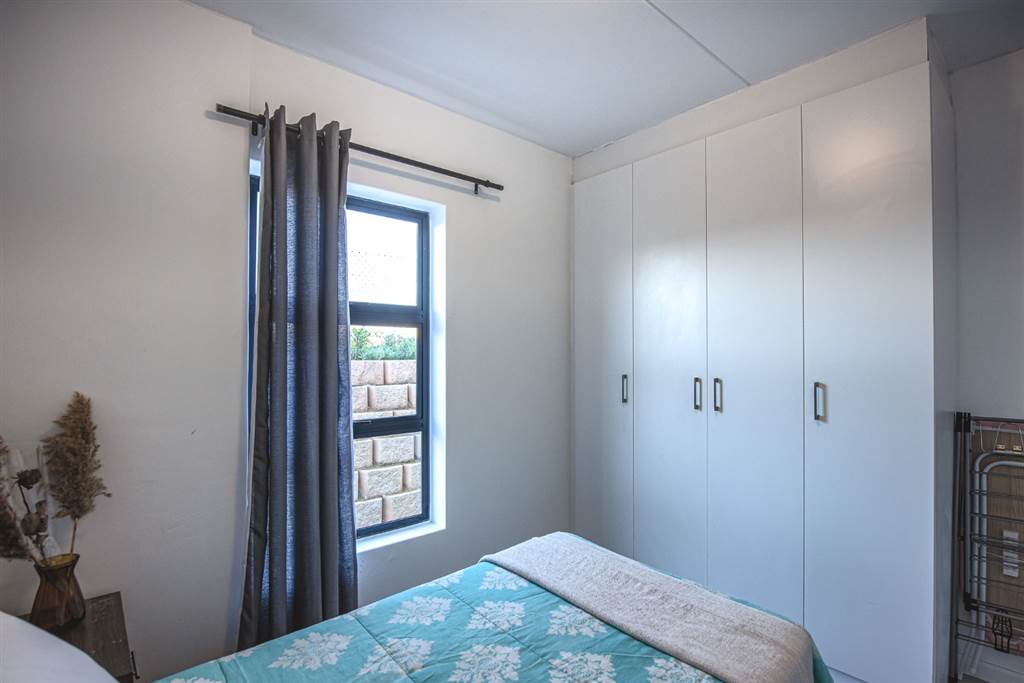 2 Bed Apartment in Eersterivier photo number 15