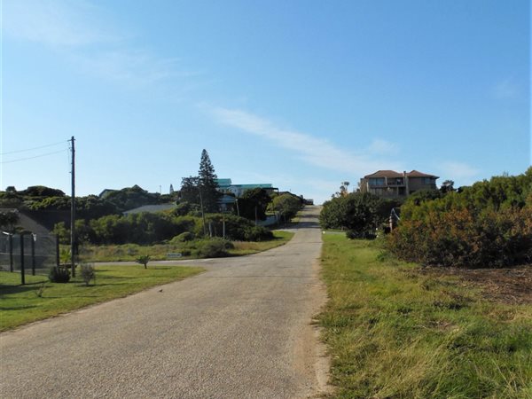 748 m² Land available in Paradise Beach