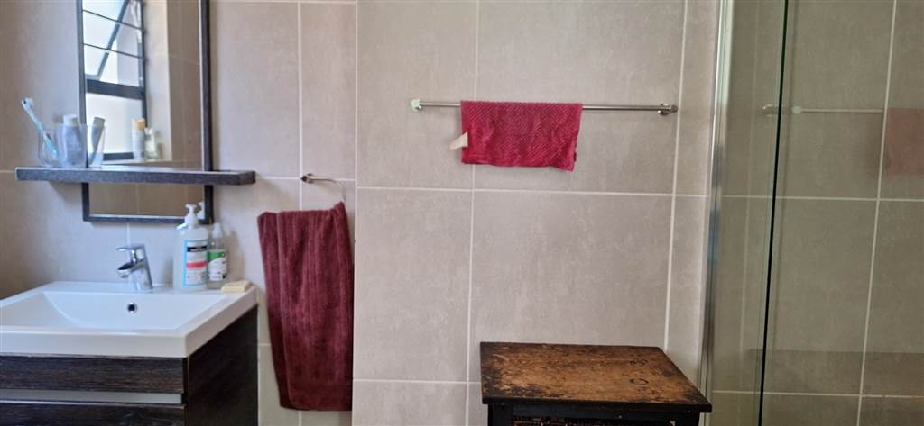3 Bed Apartment in Modderfontein photo number 10