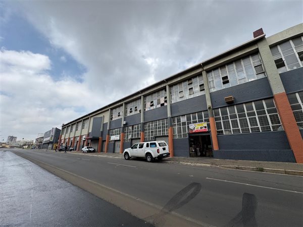 6 600 m² Industrial space 6 600 m² Industrial space